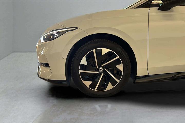 Hvid VW ID.7 fra 2025