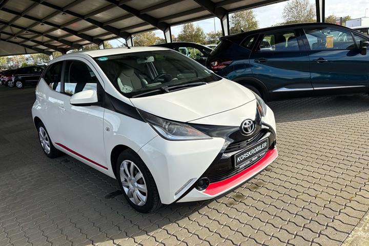 Hvid Toyota Aygo fra 2015