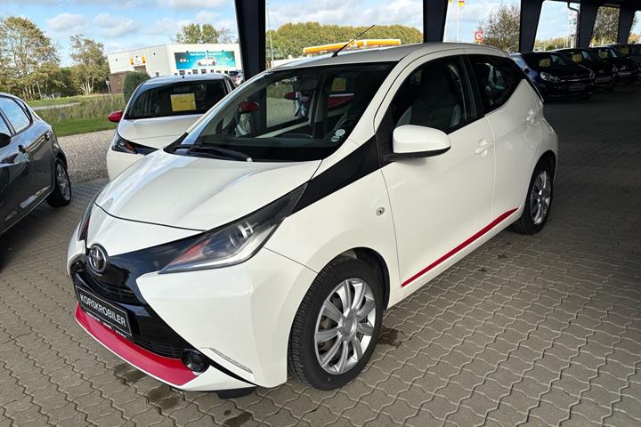 Hvid Toyota Aygo fra 2015