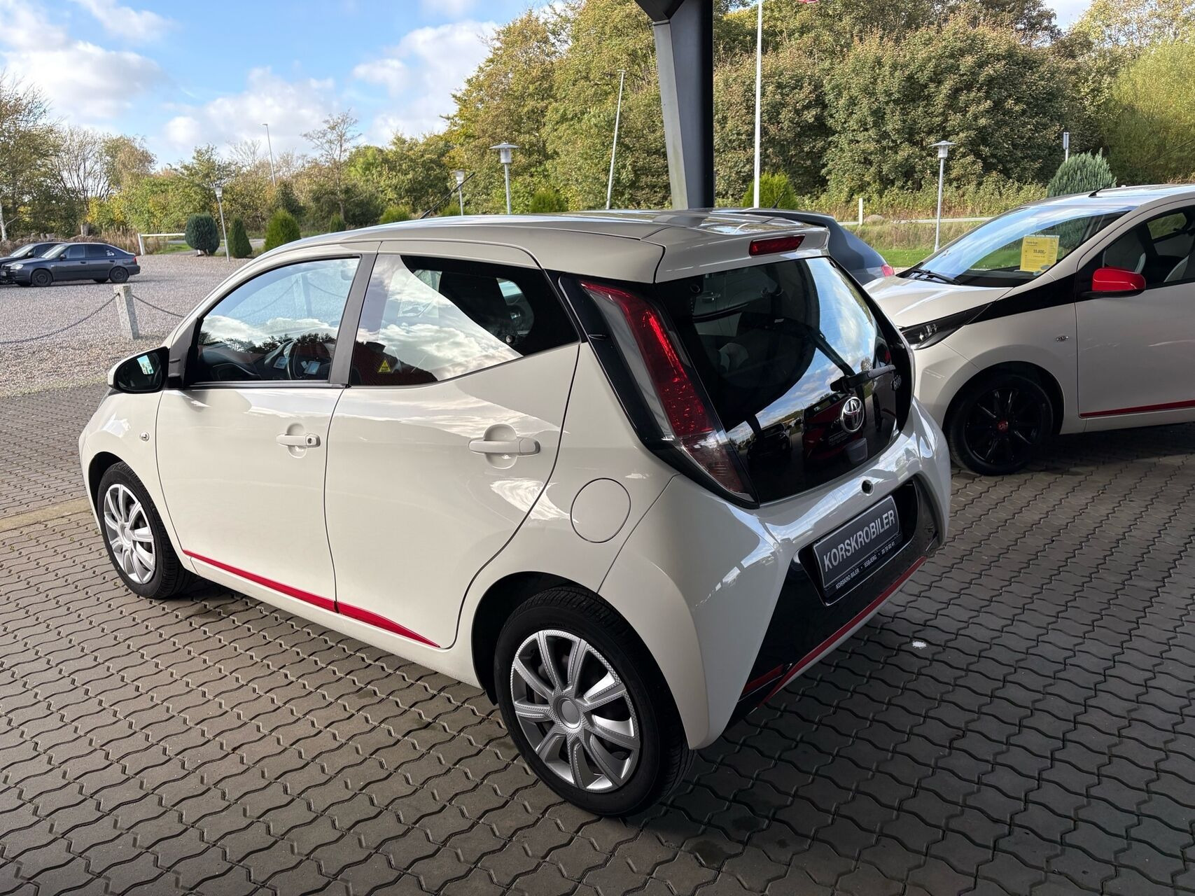 Hvid Toyota Aygo fra 2015