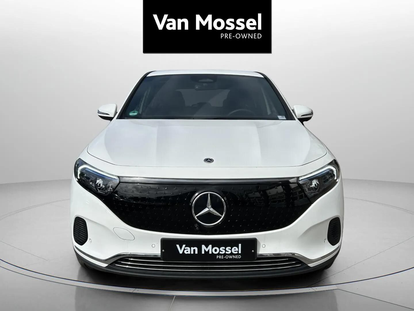Hvid Mercedes EQA250+ fra 2025