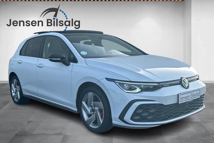 Hvid VW Golf VIII fra 2021