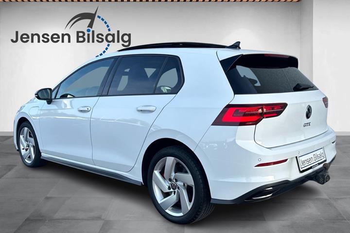 Hvid VW Golf VIII fra 2021