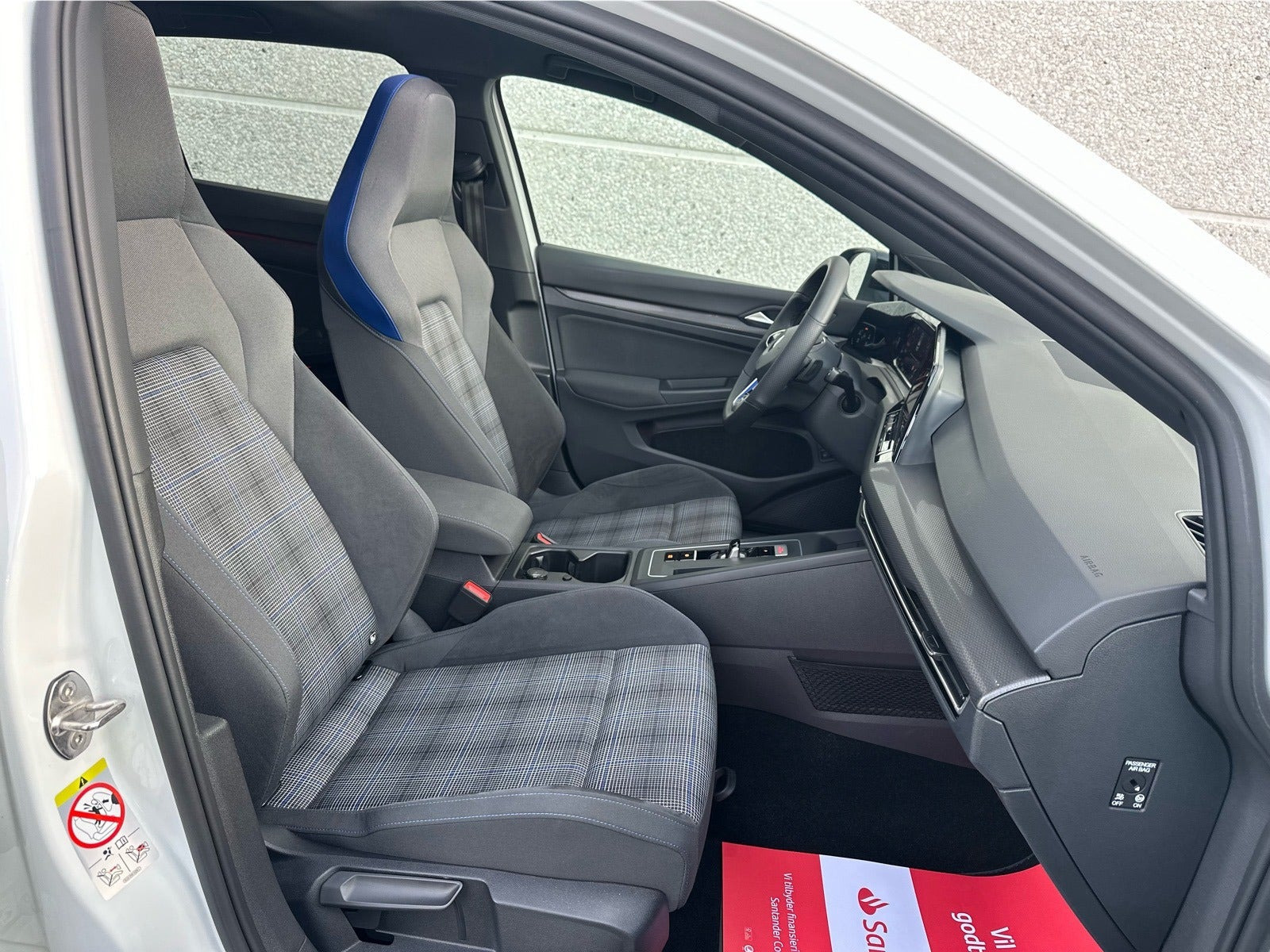 Hvid VW Golf VIII fra 2021