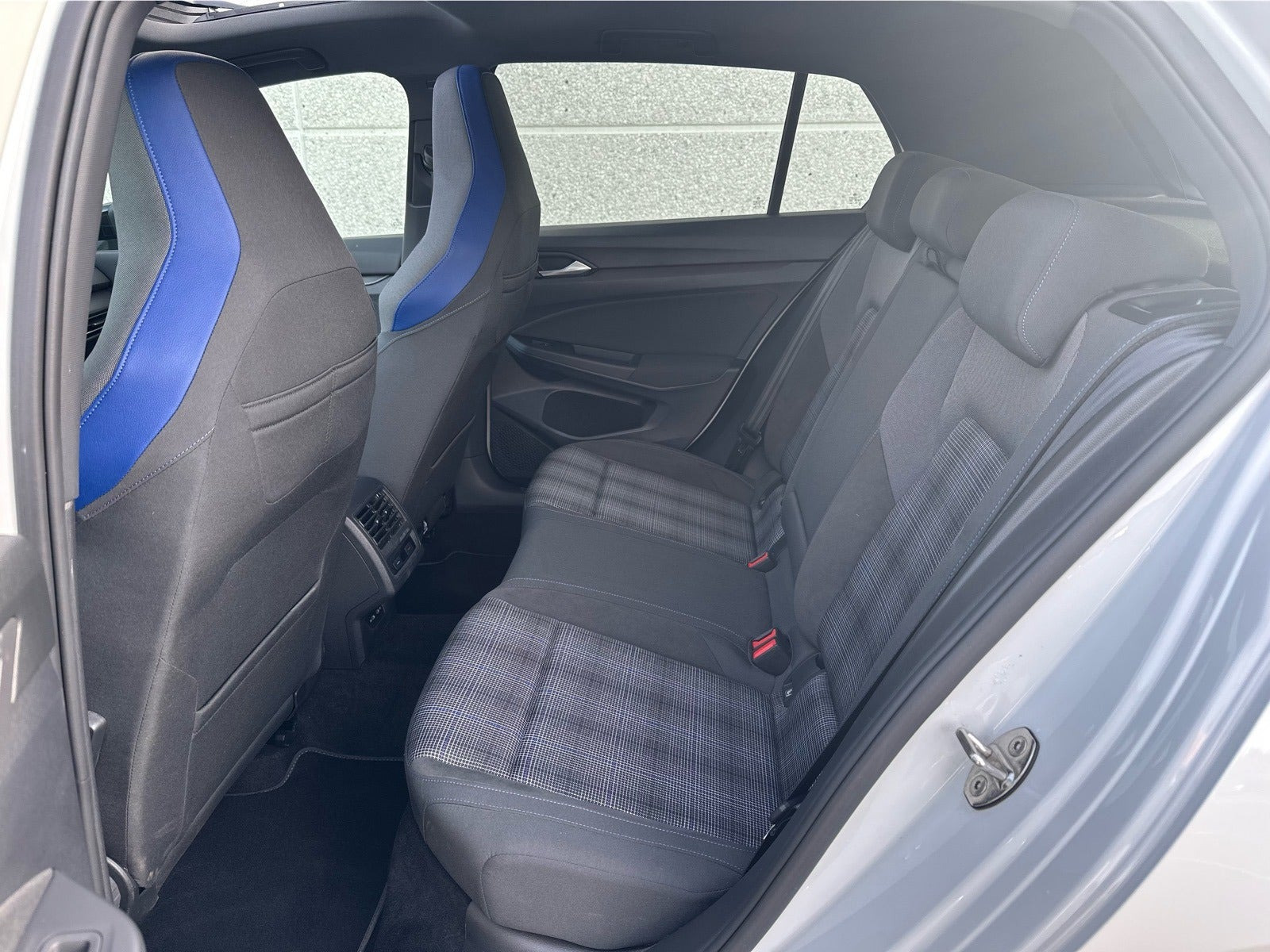 Hvid VW Golf VIII fra 2021