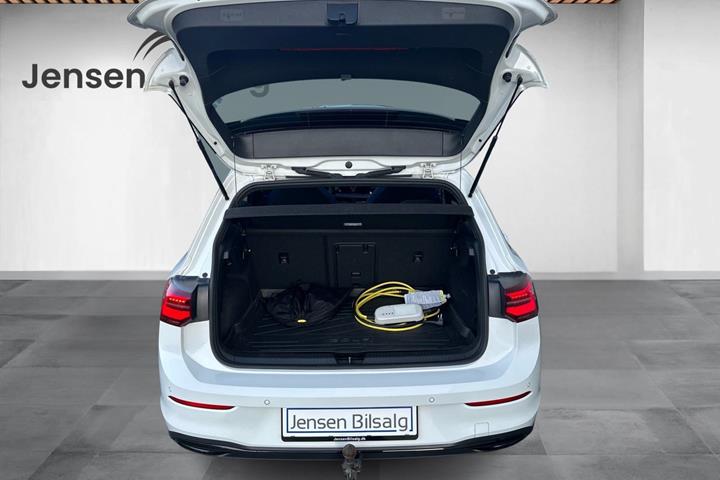 Hvid VW Golf VIII fra 2021