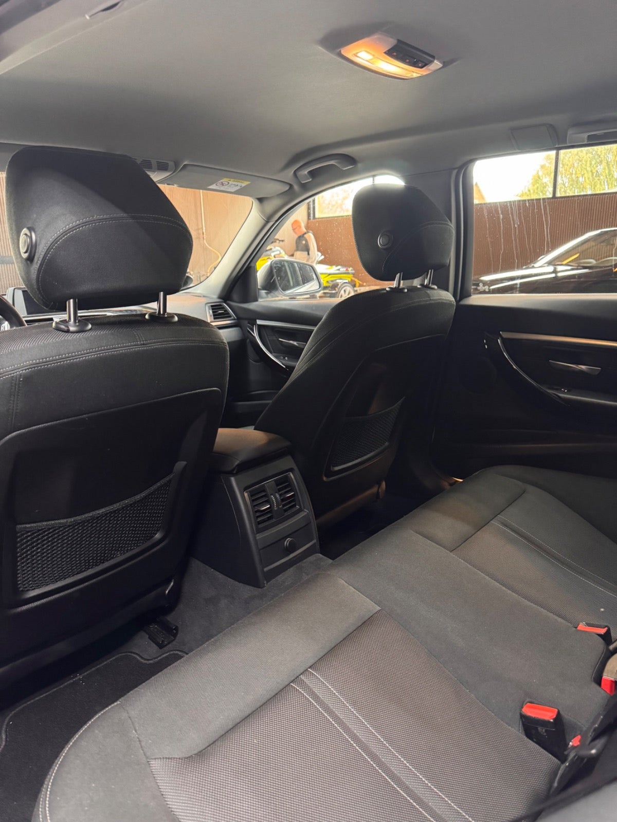 Hvid BMW 320d fra 2018