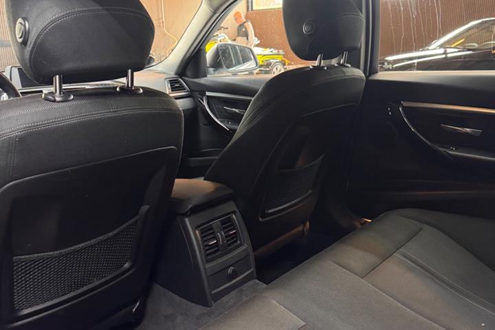 Hvid BMW 320d fra 2018