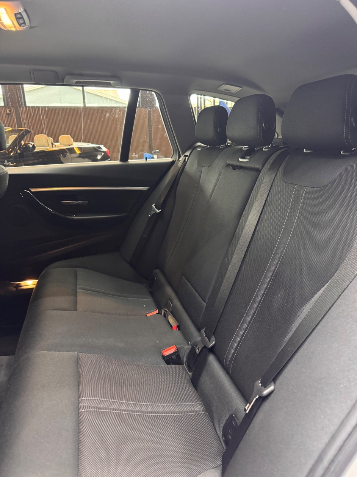 Hvid BMW 320d fra 2018