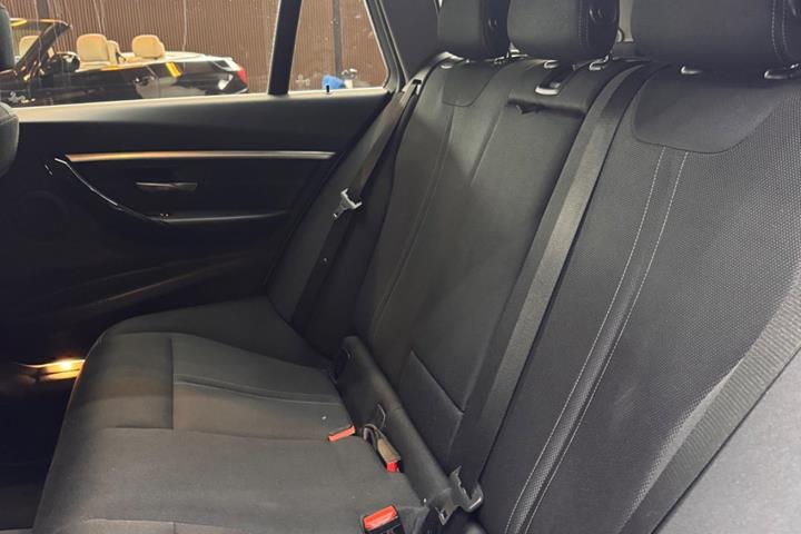 Hvid BMW 320d fra 2018
