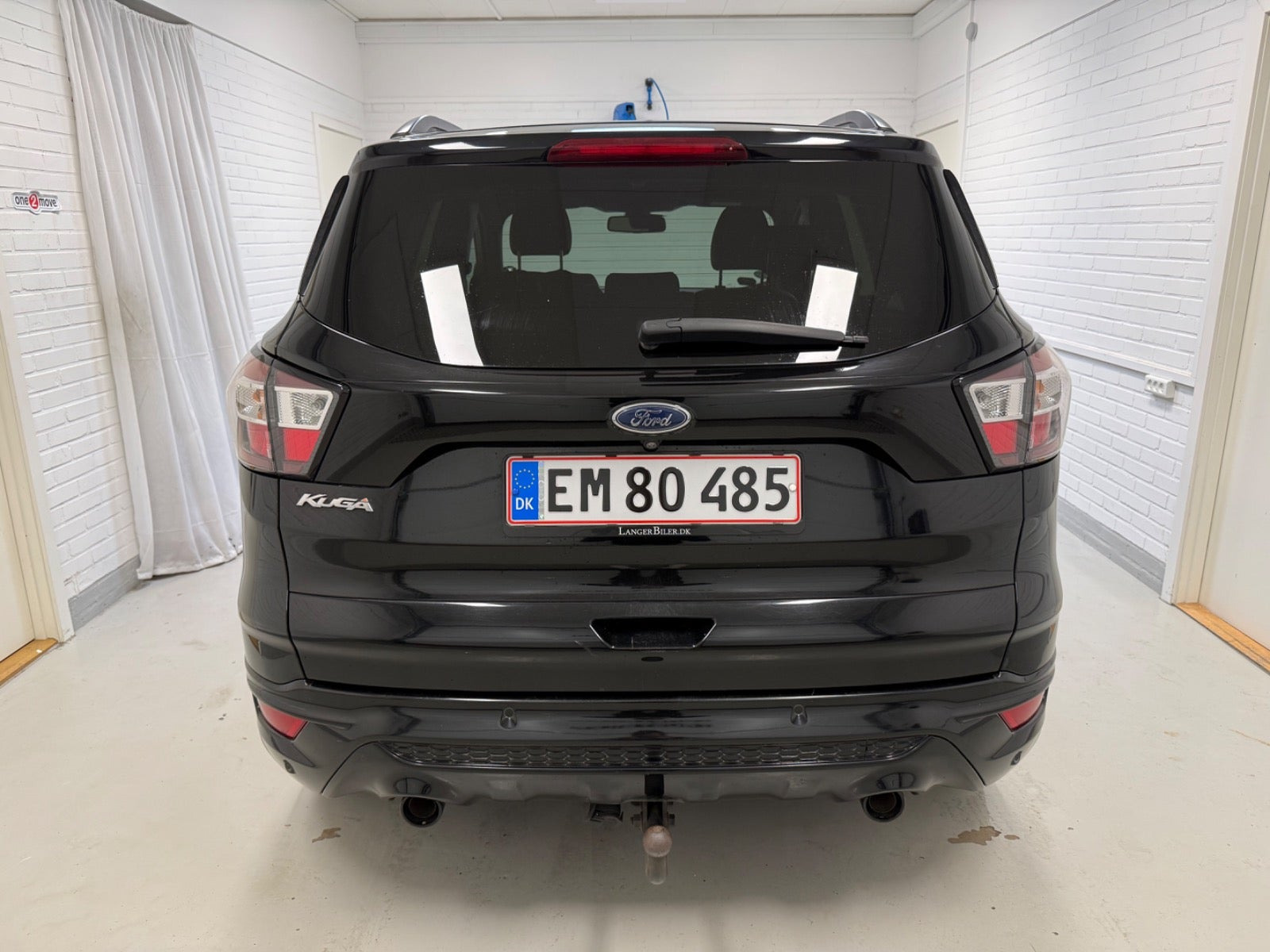 Sort Ford Kuga fra 2018