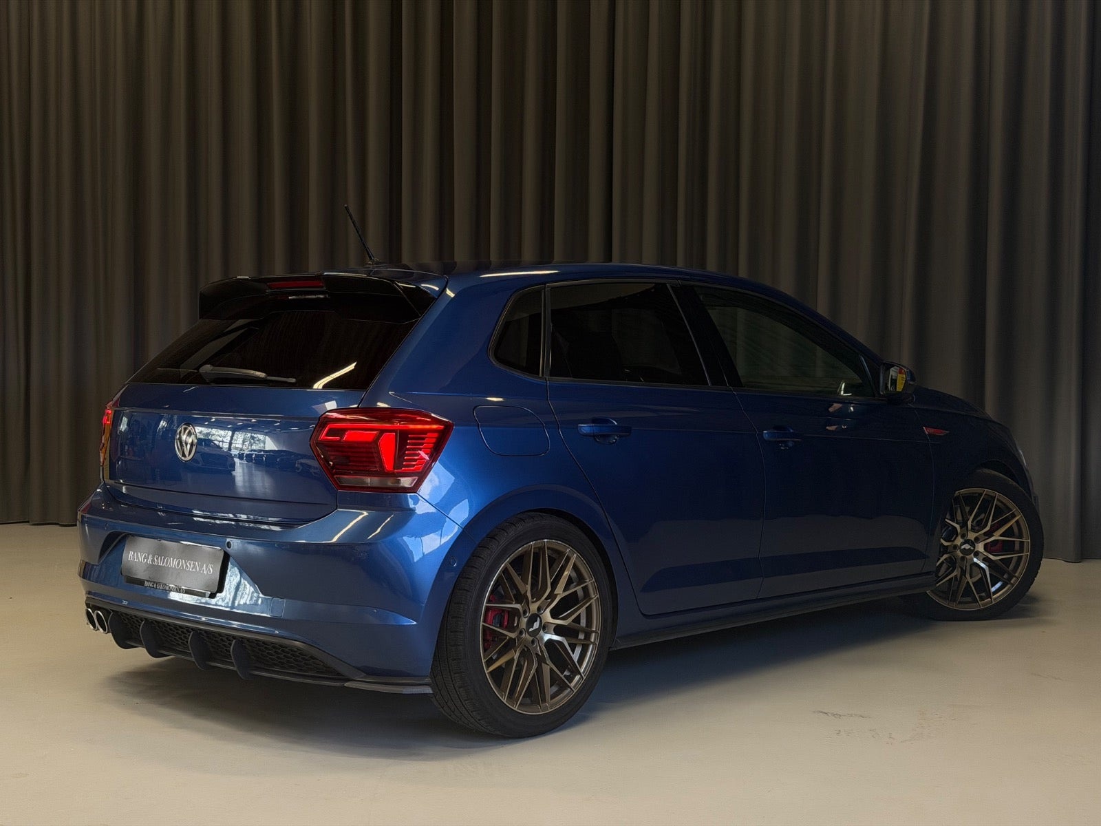 Blå VW Polo fra 2019