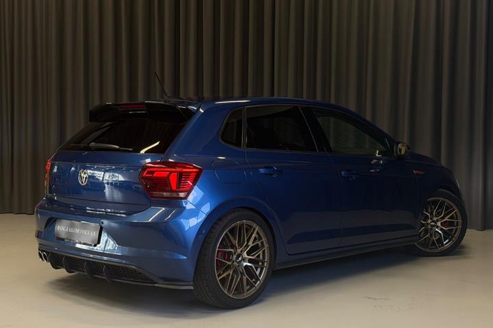 Blå VW Polo fra 2019