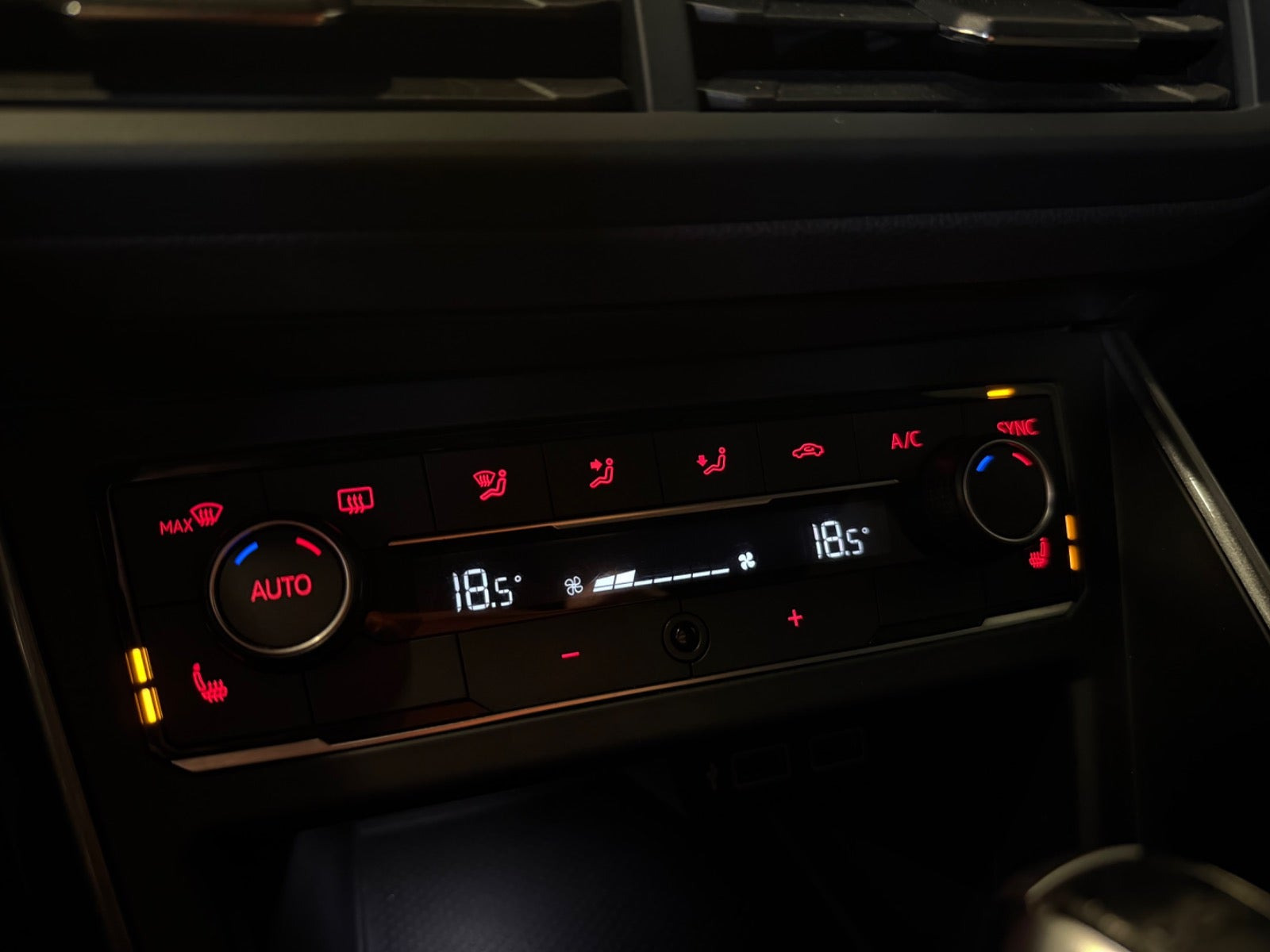 Blå VW Polo fra 2019