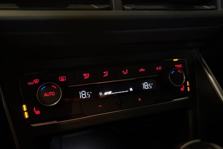 Blå VW Polo fra 2019