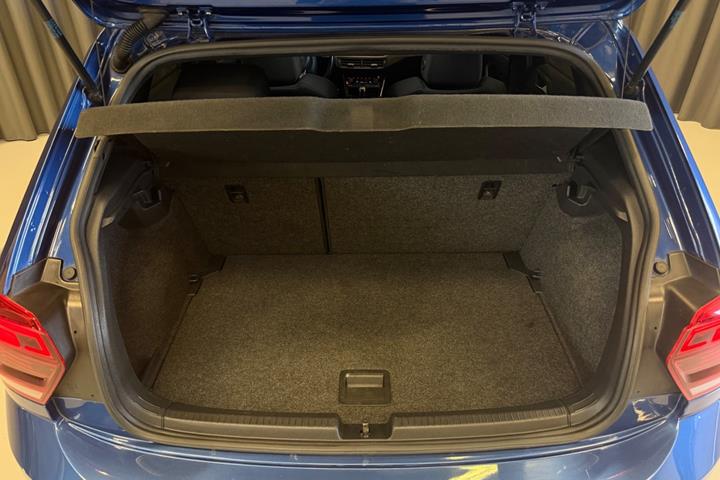 Blå VW Polo fra 2019