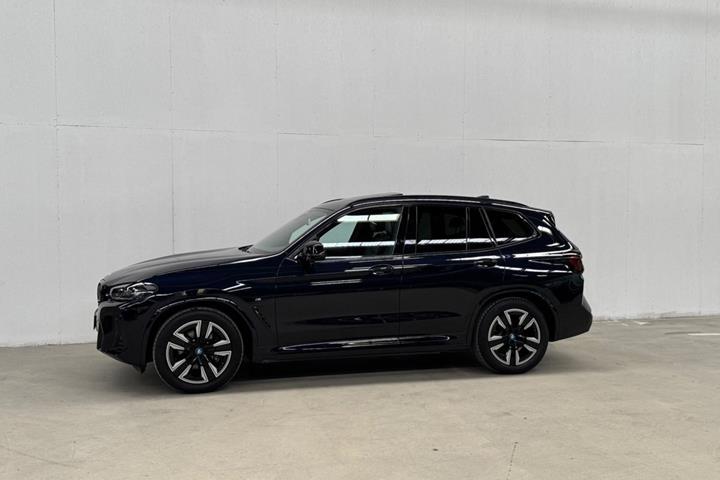 Sort BMW iX3 fra 2023