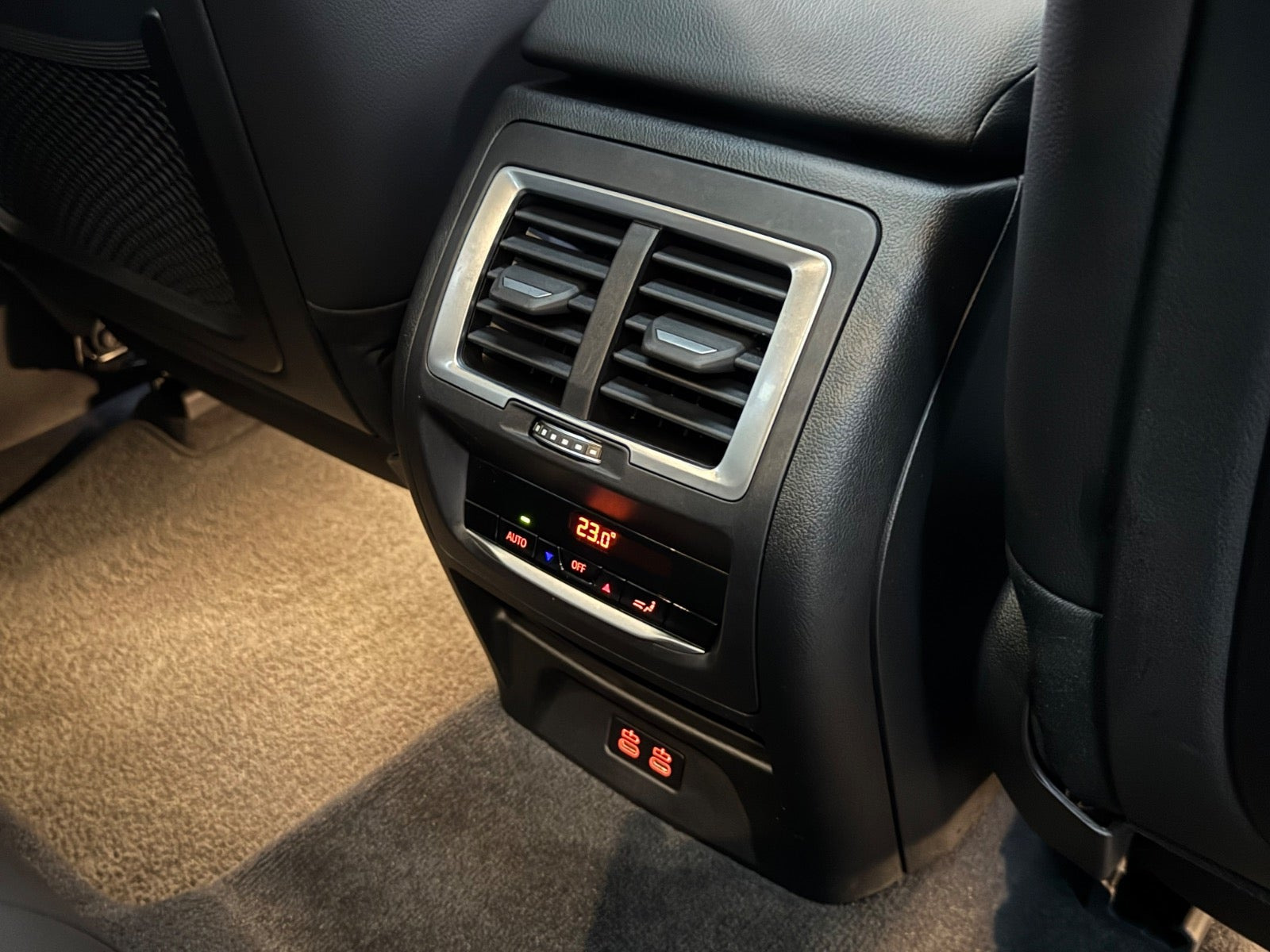 Sort BMW iX3 fra 2023