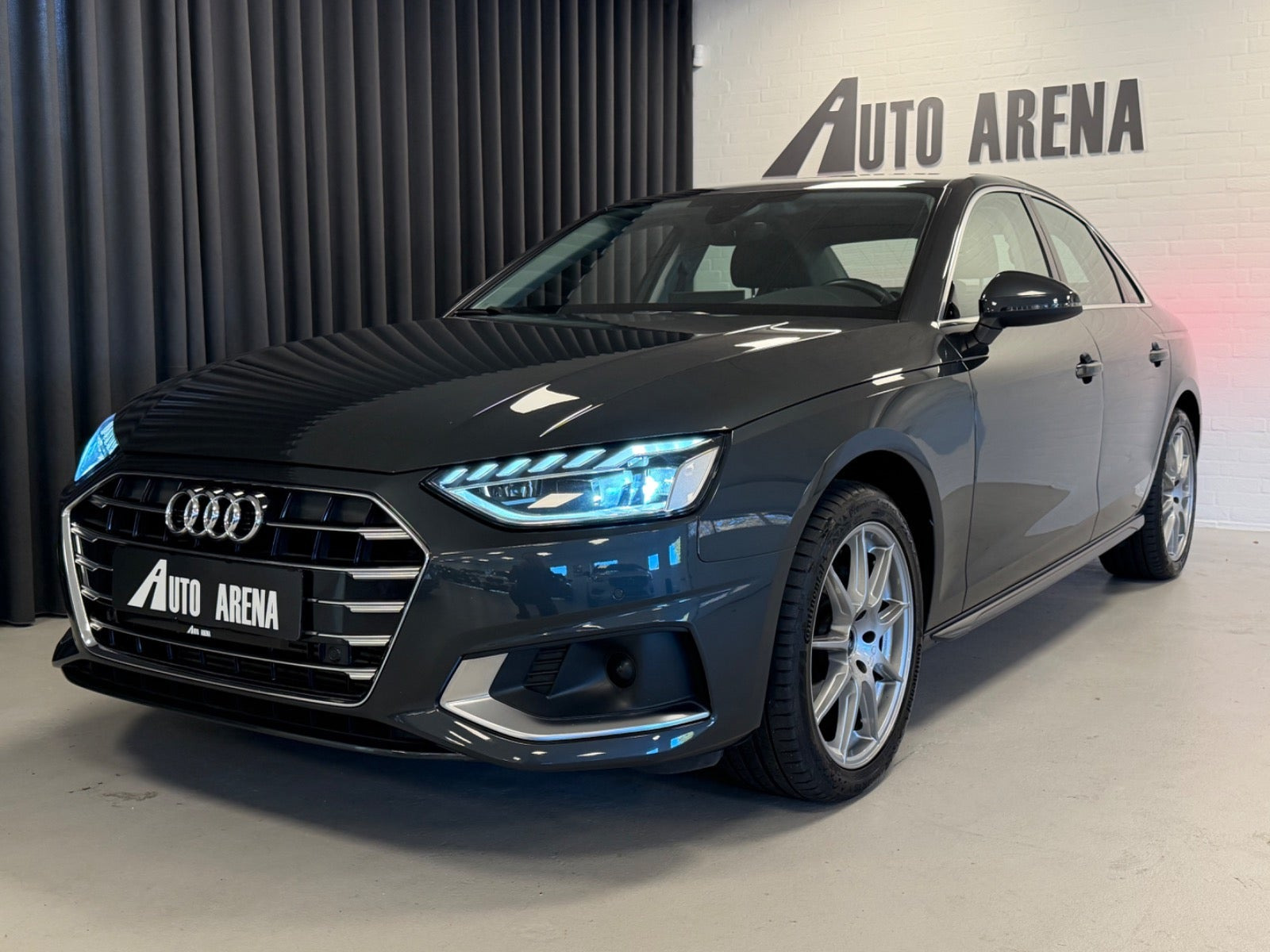 Grå Audi A4 fra 2020