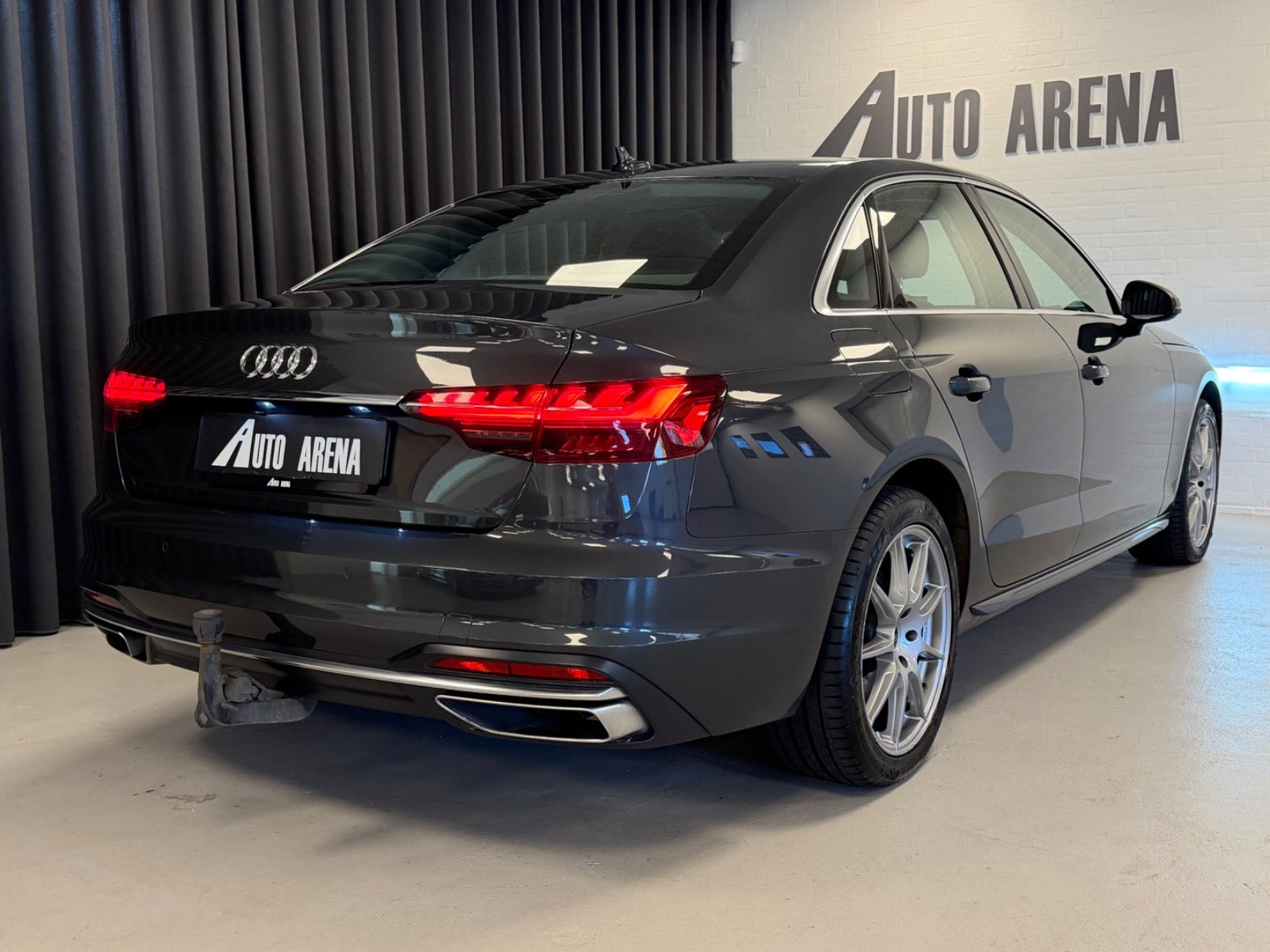 Grå Audi A4 fra 2020