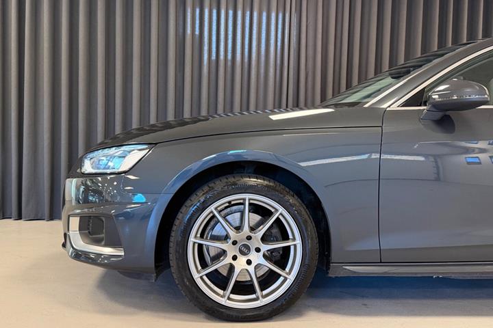 Grå Audi A4 fra 2020