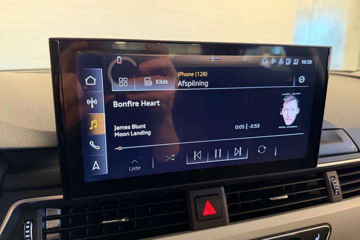 Grå Audi A4 fra 2020