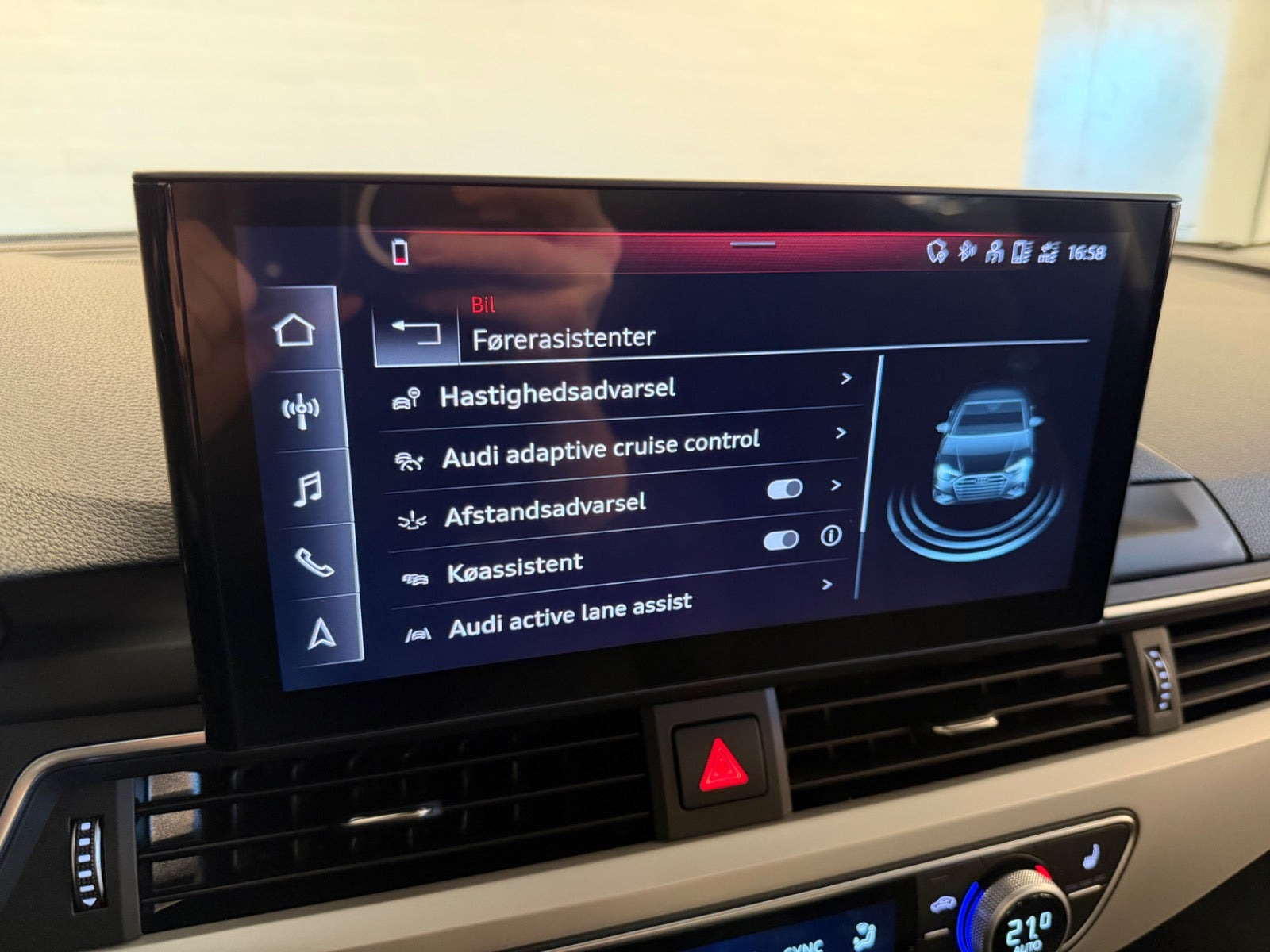 Grå Audi A4 fra 2020