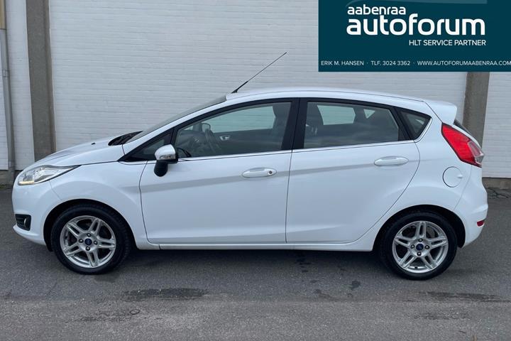Hvid Ford Fiesta fra 2014