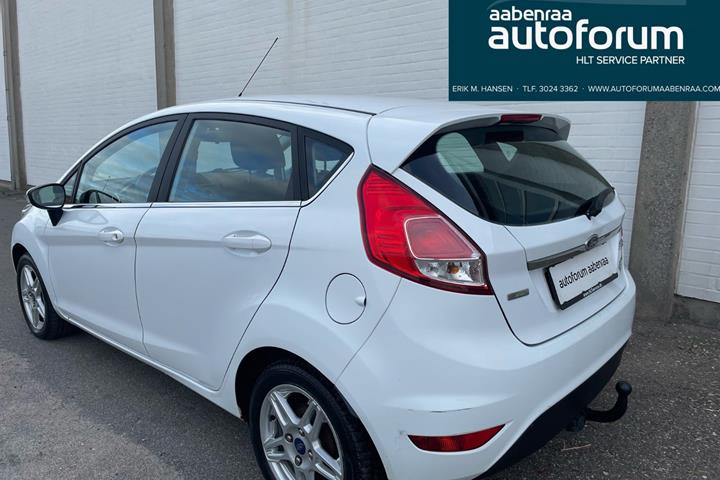 Hvid Ford Fiesta fra 2014