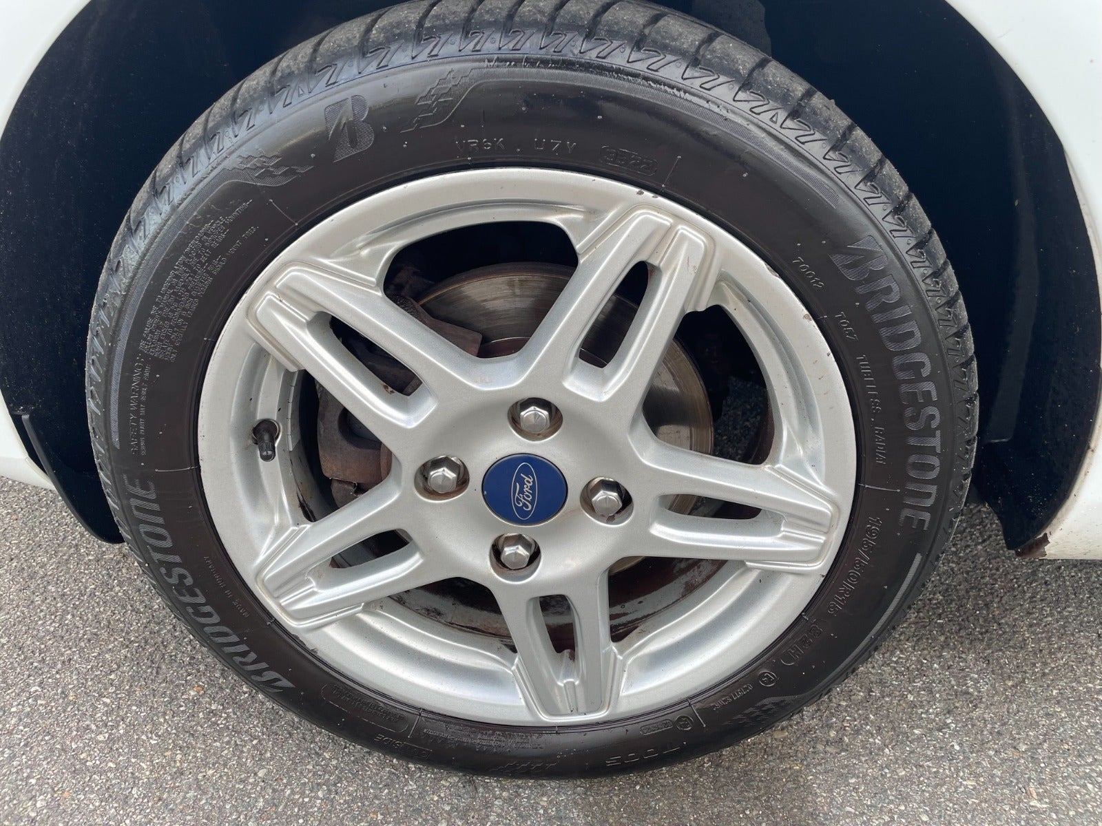 Hvid Ford Fiesta fra 2014