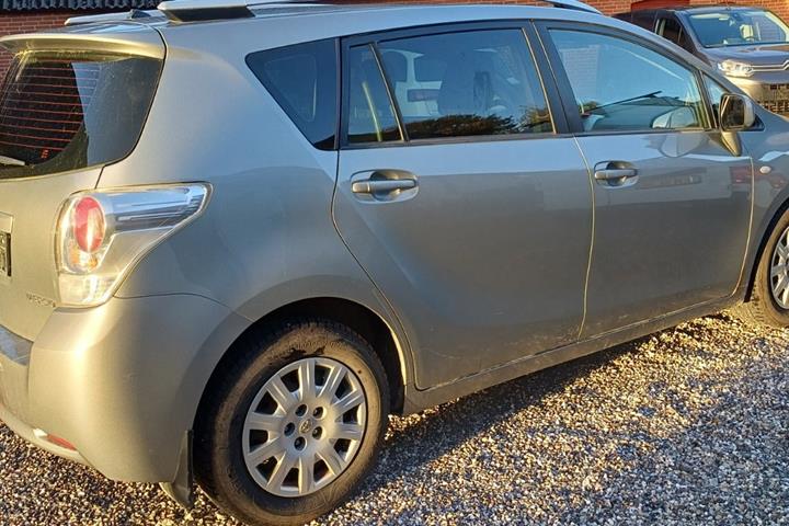 undefined Toyota Sportsvan fra 2013