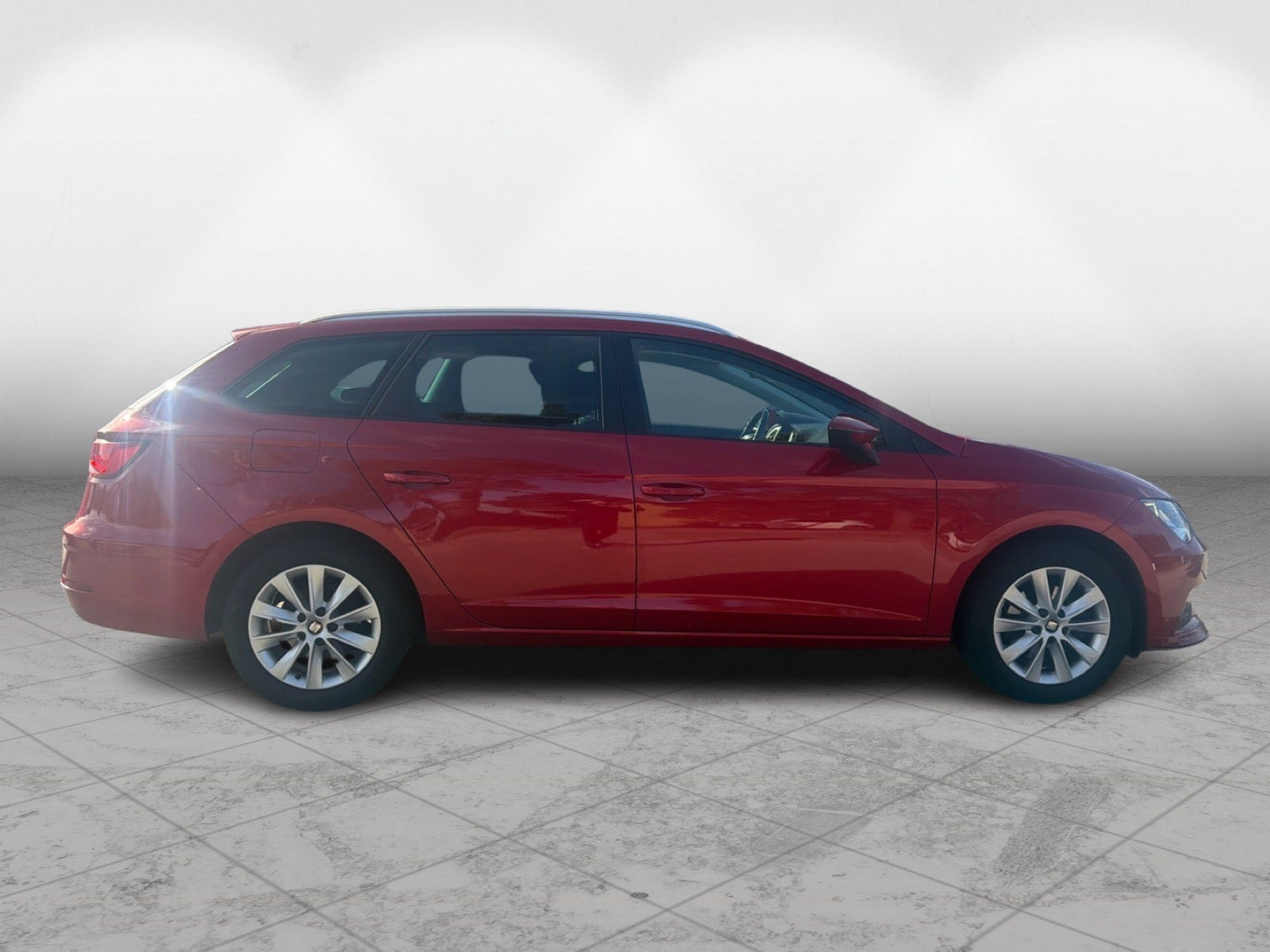 Rød Seat Leon fra 2018