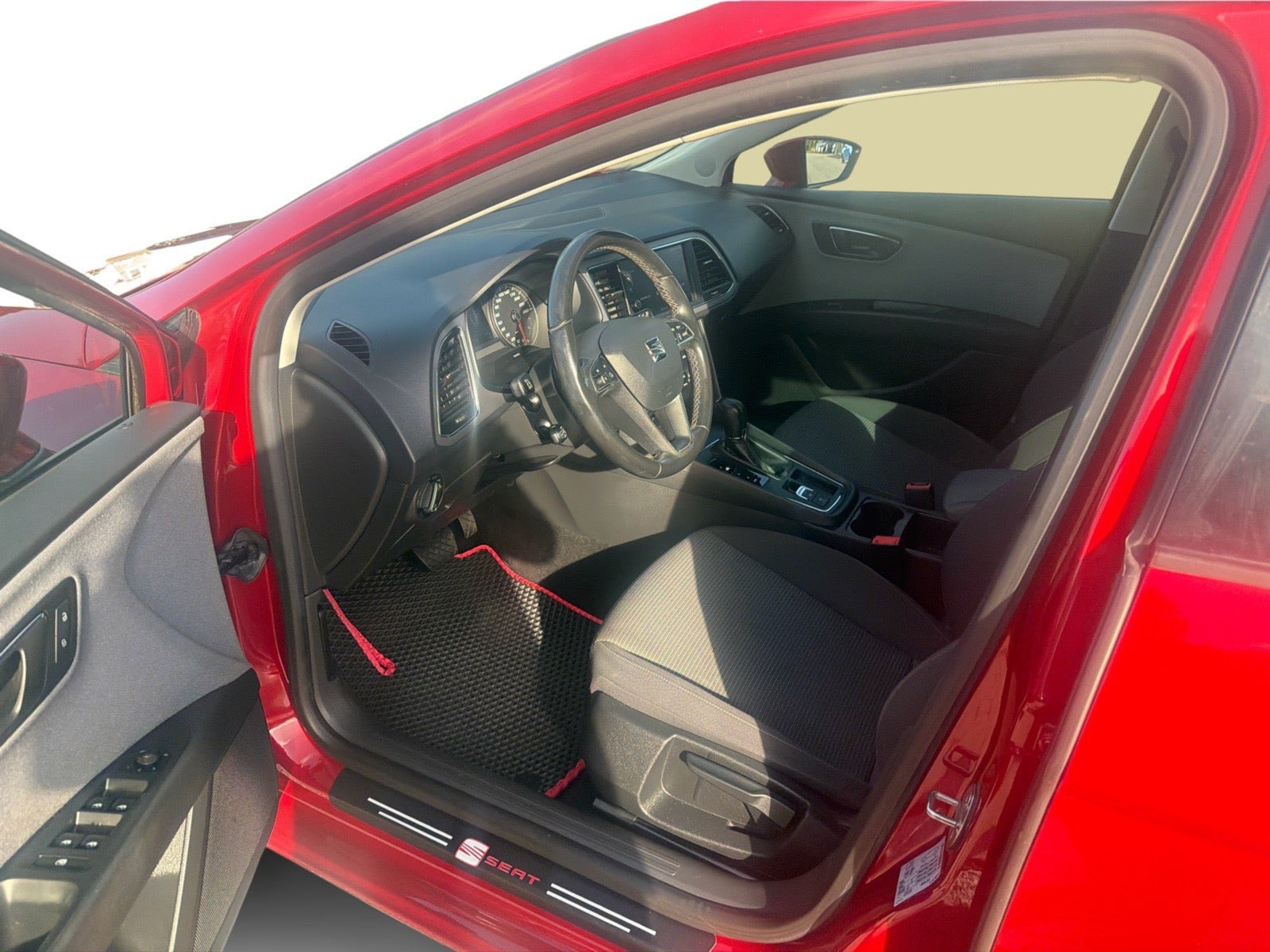 Rød Seat Leon fra 2018
