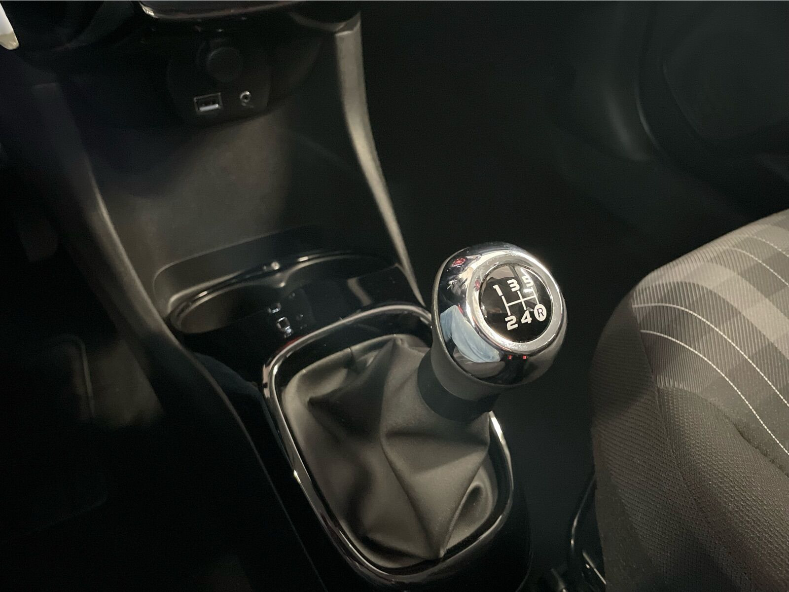 Rød Peugeot 108 fra 2019