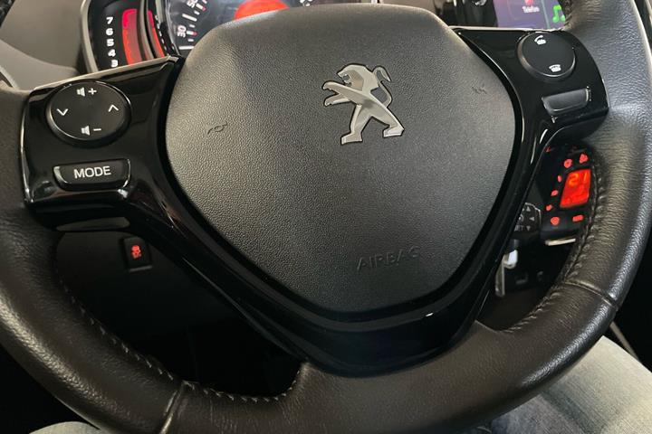 Rød Peugeot 108 fra 2019