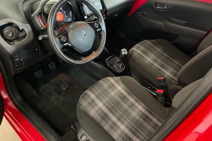 Rød Peugeot 108 fra 2019