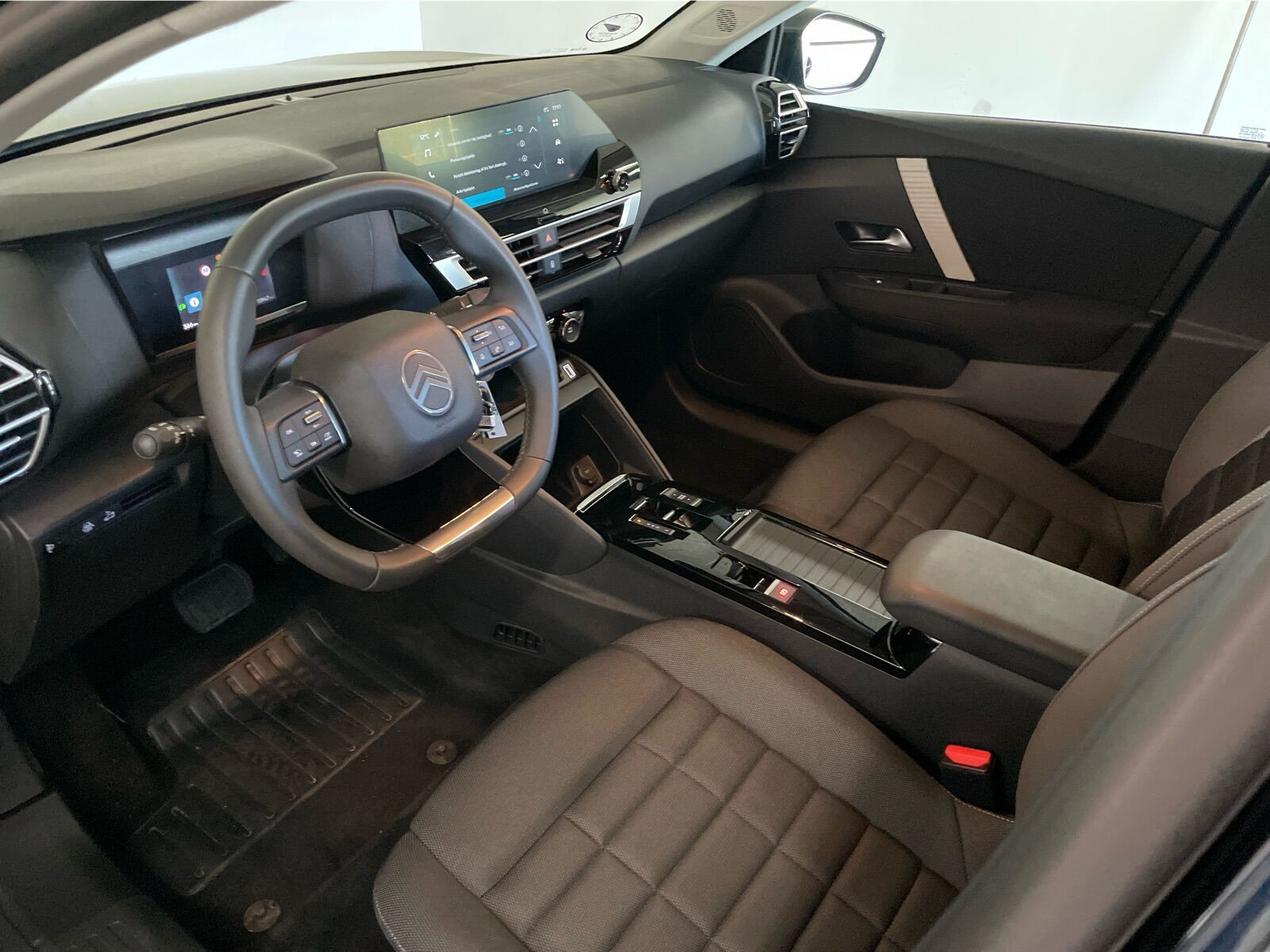 Blå Citroën ë-C4 X fra 2025