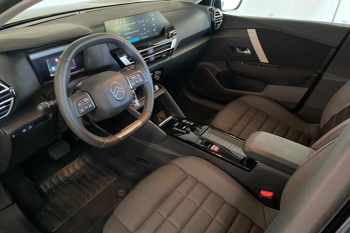 Blå Citroën ë-C4 X fra 2025