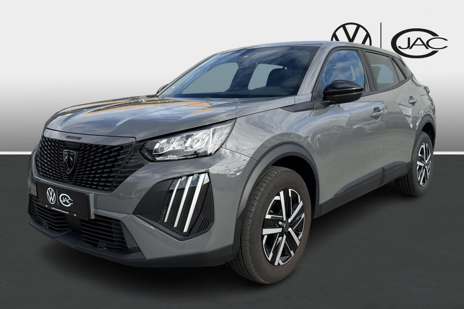 Grå Peugeot 2008 fra 2024