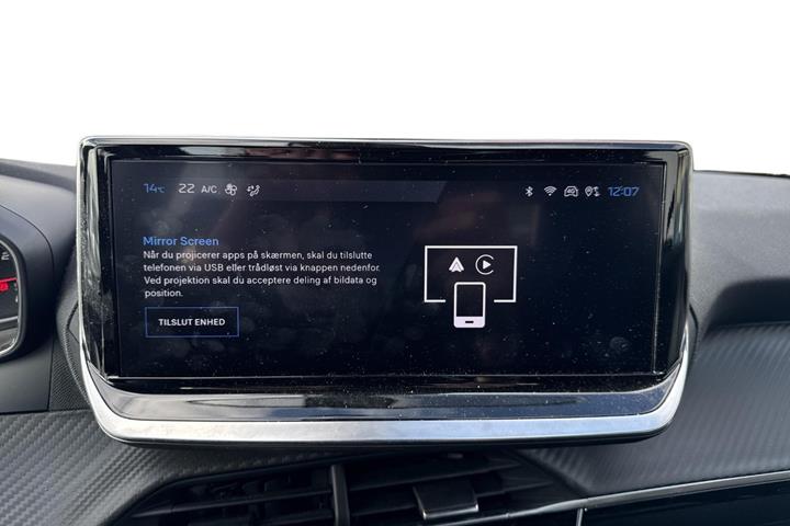 Grå Peugeot 2008 fra 2024