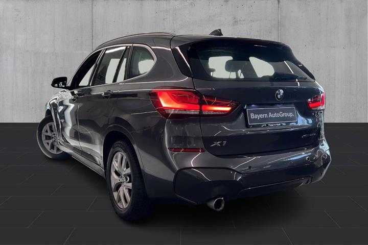 Grå BMW X1 fra 2021