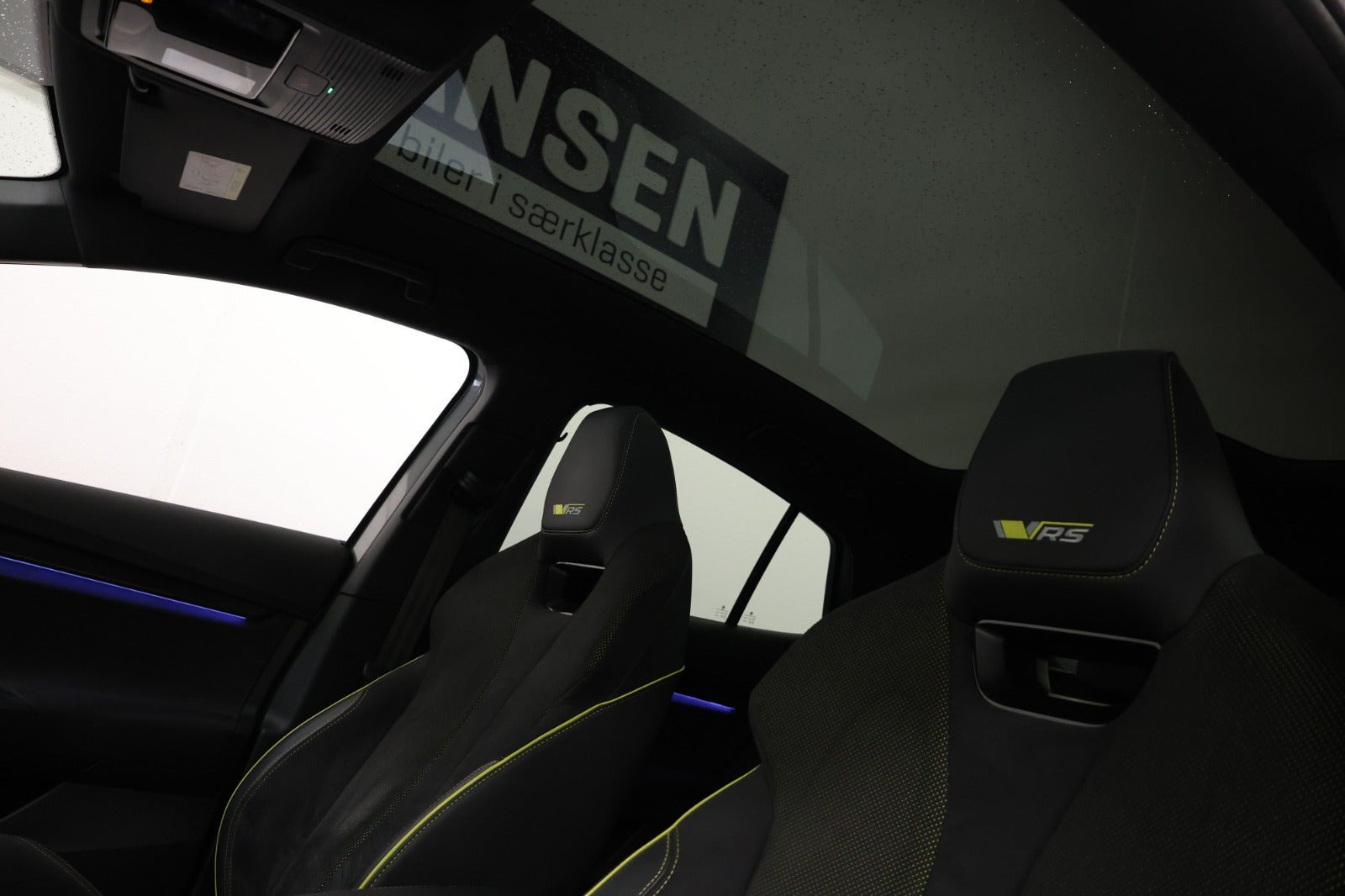 Grå Skoda Enyaq fra 2022