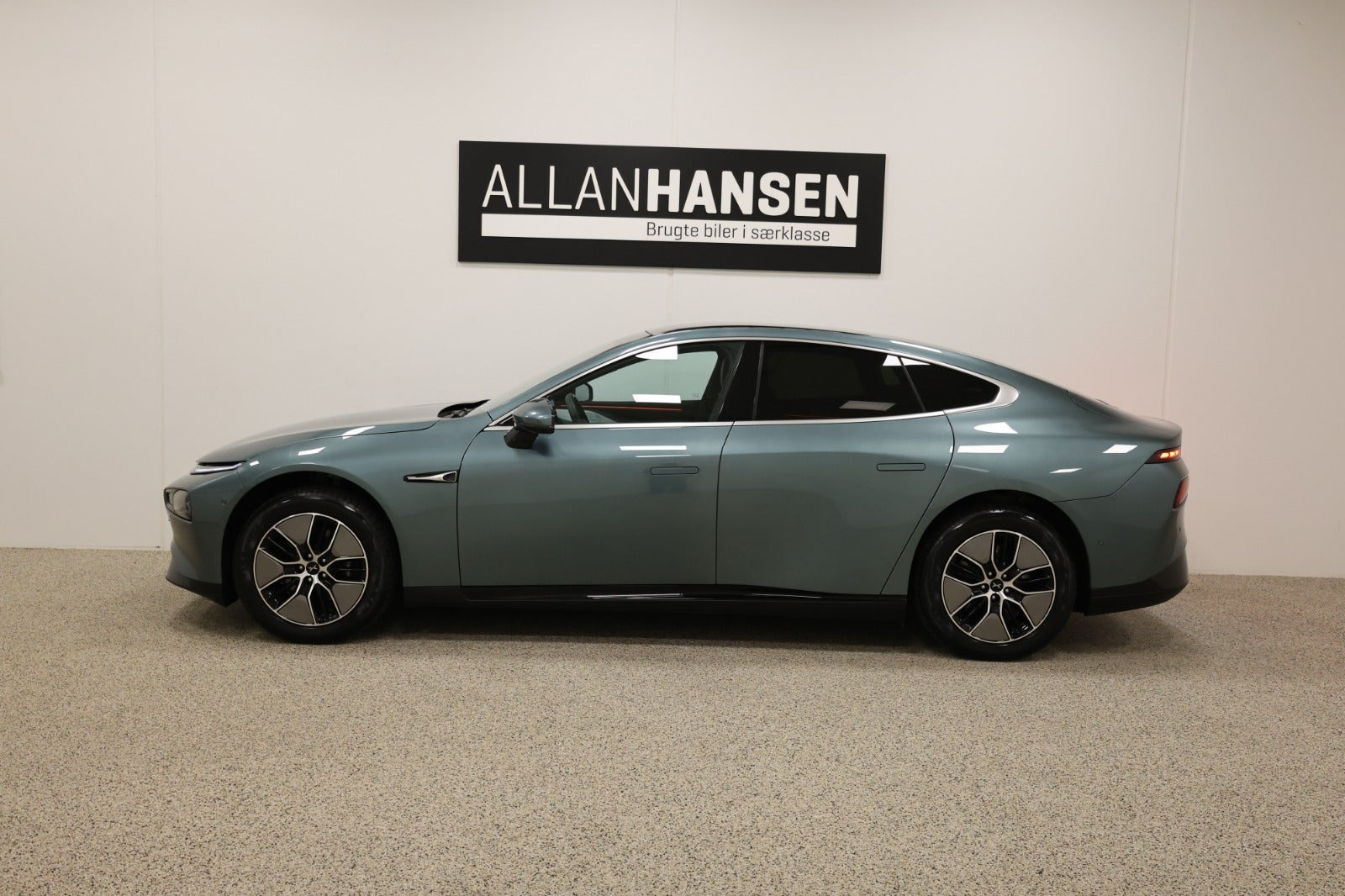 Grøn Xpeng P7 fra 2023