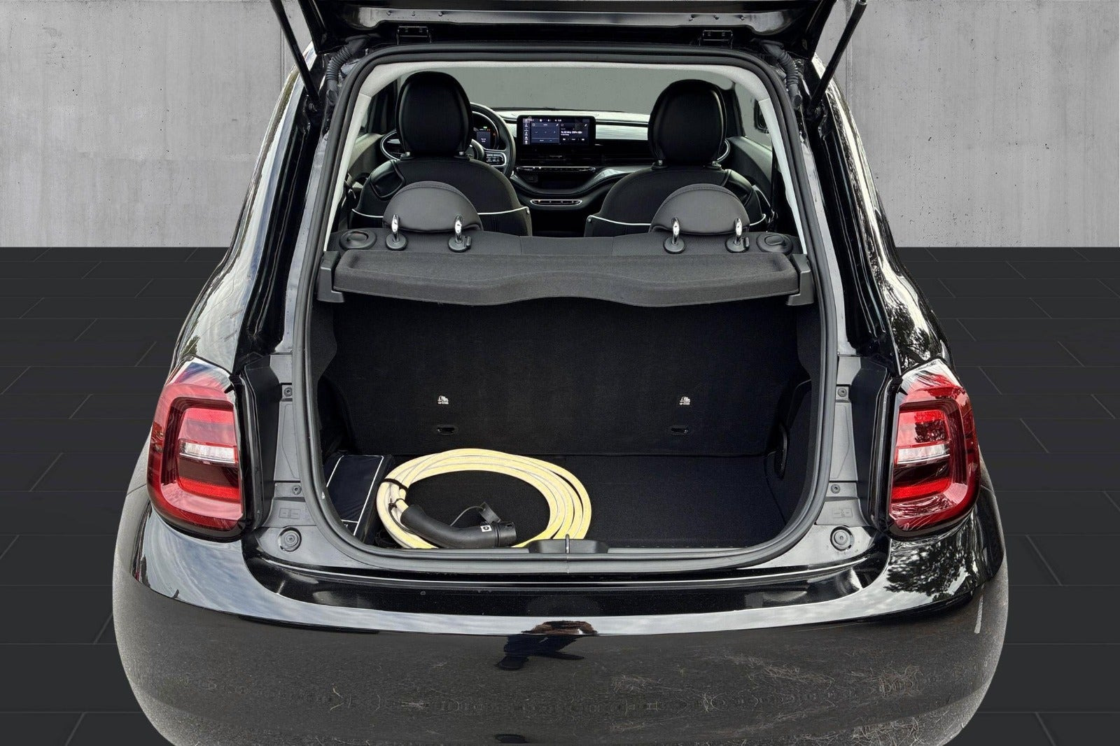 Sort Fiat 500e fra 2024