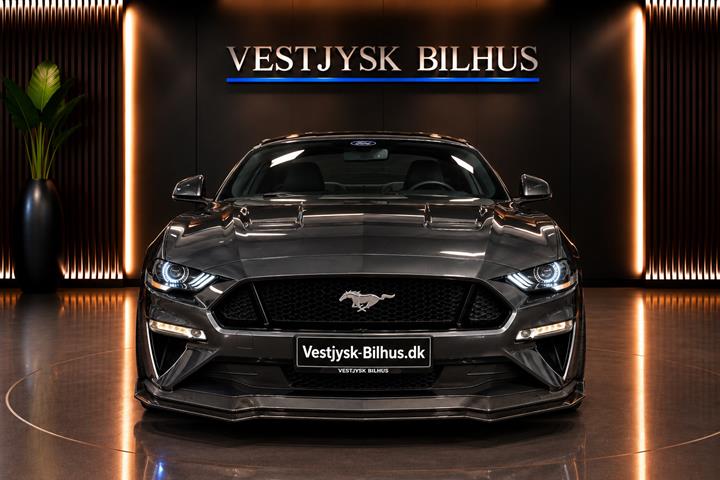 Grå Ford Mustang fra 2018
