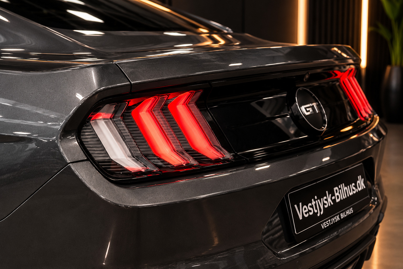 Grå Ford Mustang fra 2018