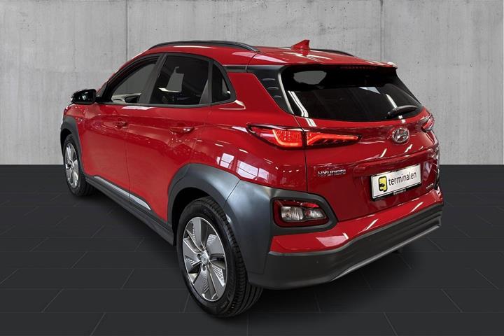 Rød Hyundai Kona fra 2021