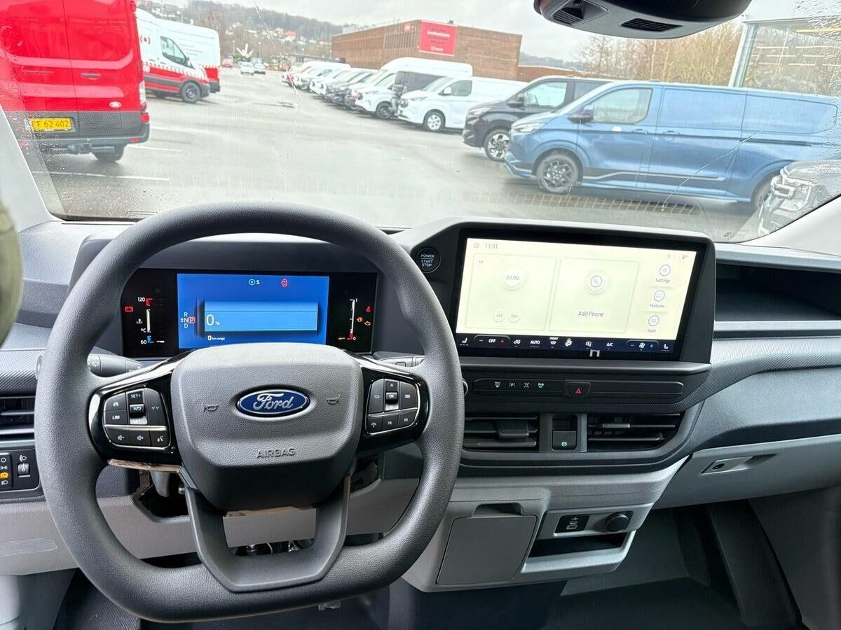 Hvid Ford Transit Custom 320 L2 fra 2026