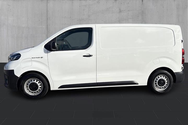 Hvid Toyota ProAce fra 2022