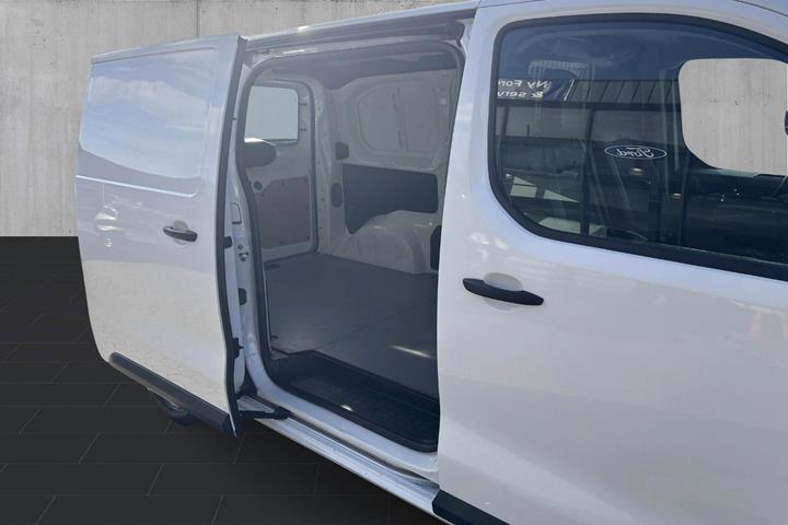 Hvid Toyota ProAce fra 2022